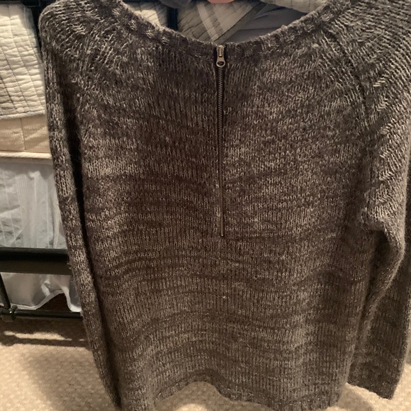 Women’s sweater - Picture 2 of 2